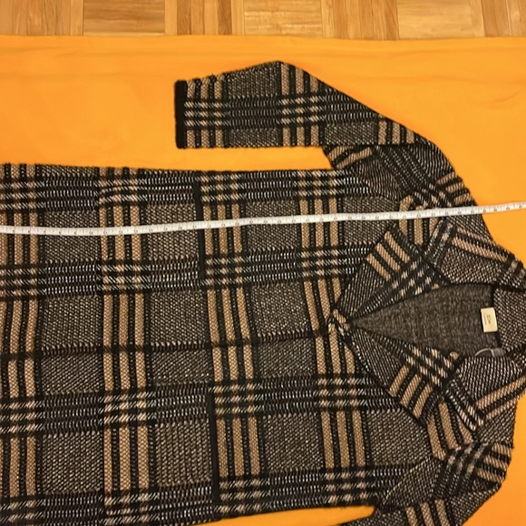 NWT Elie Tahari plaid midi length coat with snaps and 2 pockets. Black and Tan - Picture 15 of 16